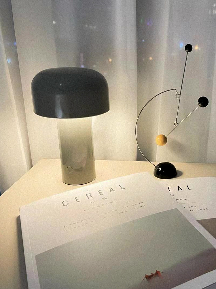 Bellhop table lamp