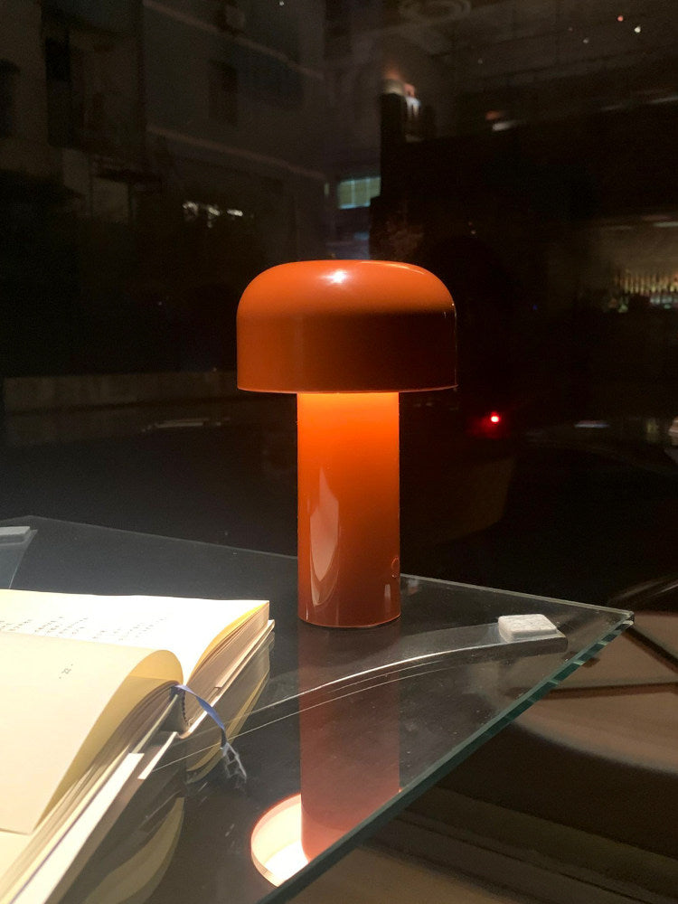 Bellhop table lamp