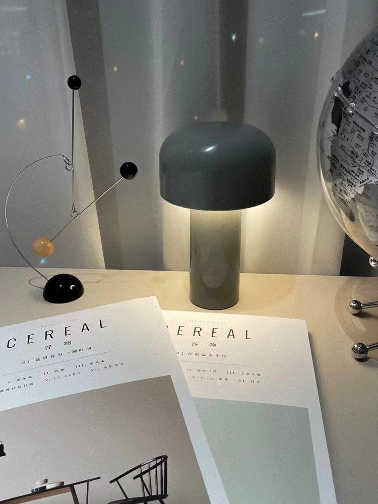 Bellhop table lamp