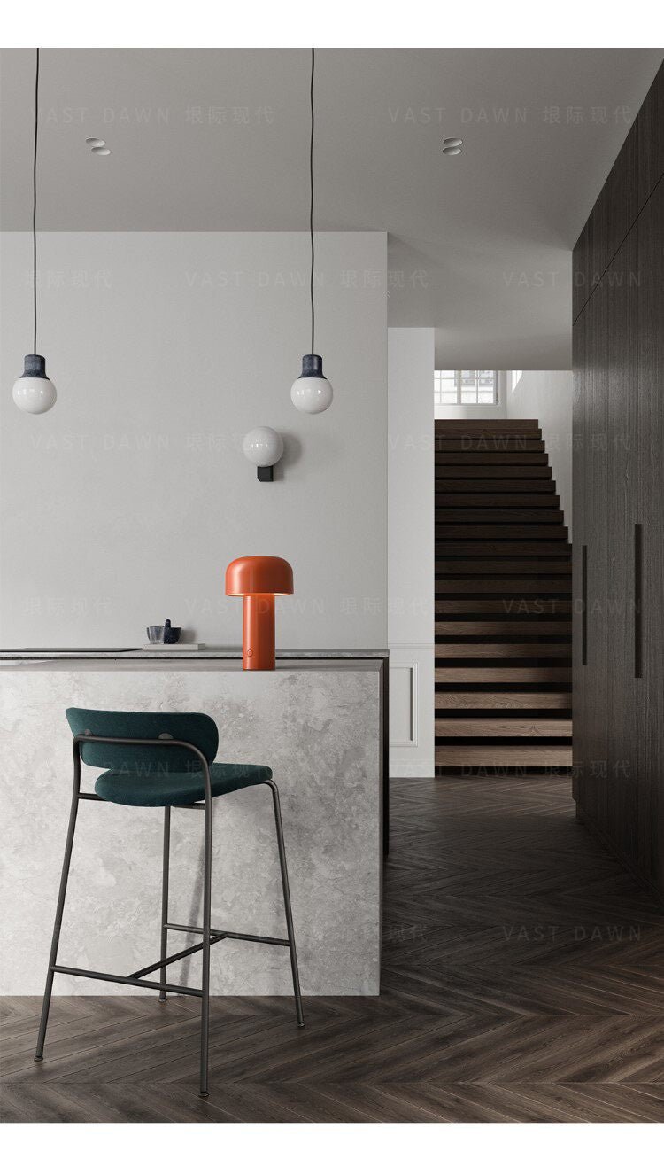 Bellhop table lamp
